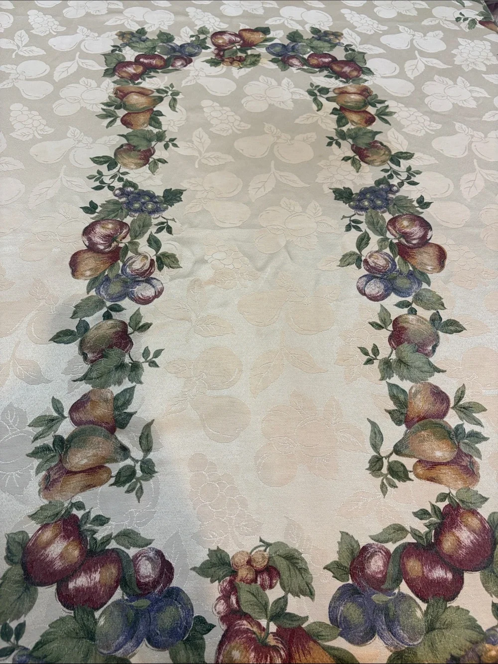 Fruit Basket Print Tablecloth in Cream and Green
